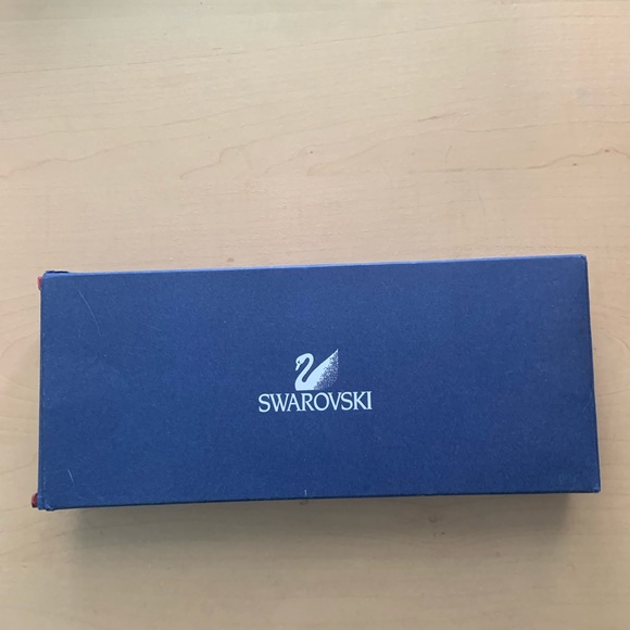 EUC Swarovski Tanzanite crystal necklace - Picture 2 of 6